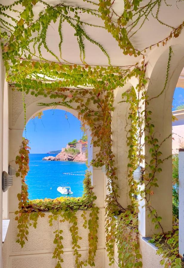 Sound Of The Sea Apartment Sveti Stefan Exterior foto