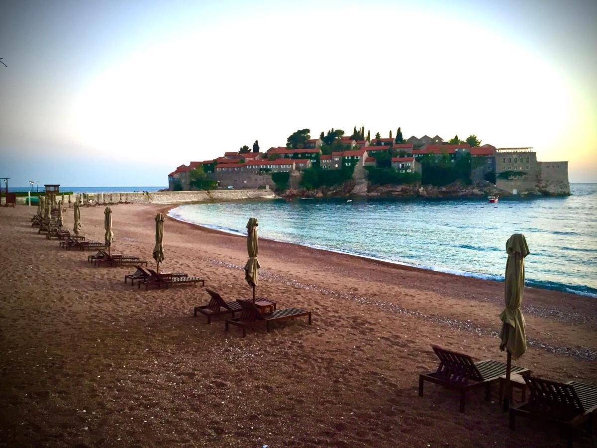 Sound Of The Sea Apartment Sveti Stefan Exterior foto