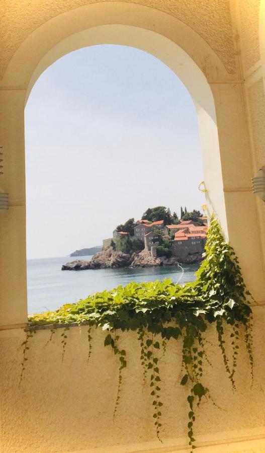 Sound Of The Sea Apartment Sveti Stefan Exterior foto