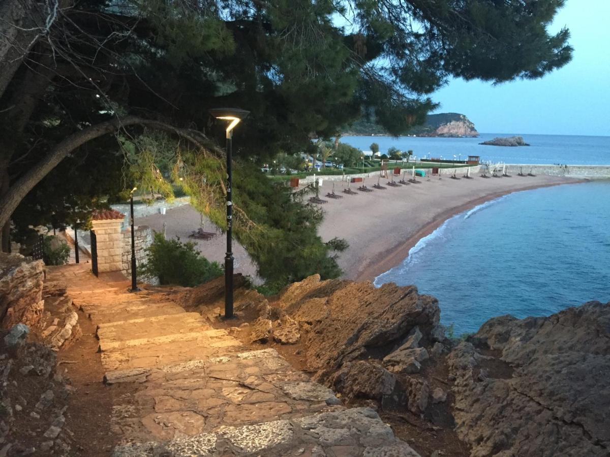 Sound Of The Sea Apartment Sveti Stefan Exterior foto